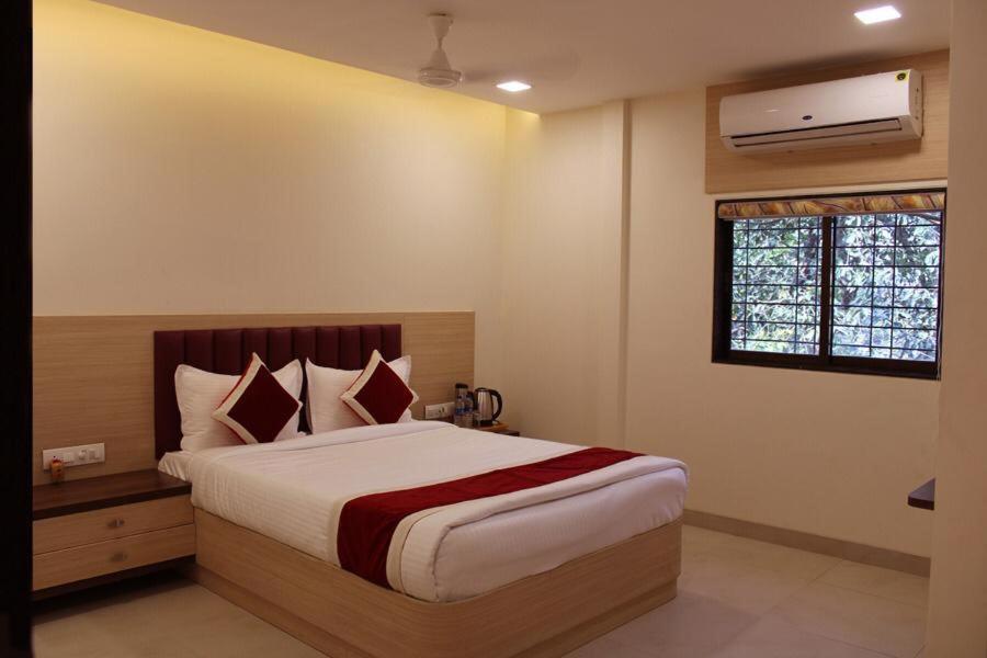 Hotel Saineel Mumbai Bagian luar foto